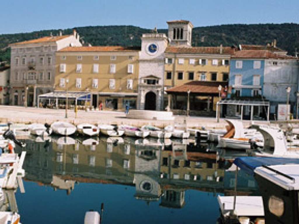 Cres - Town